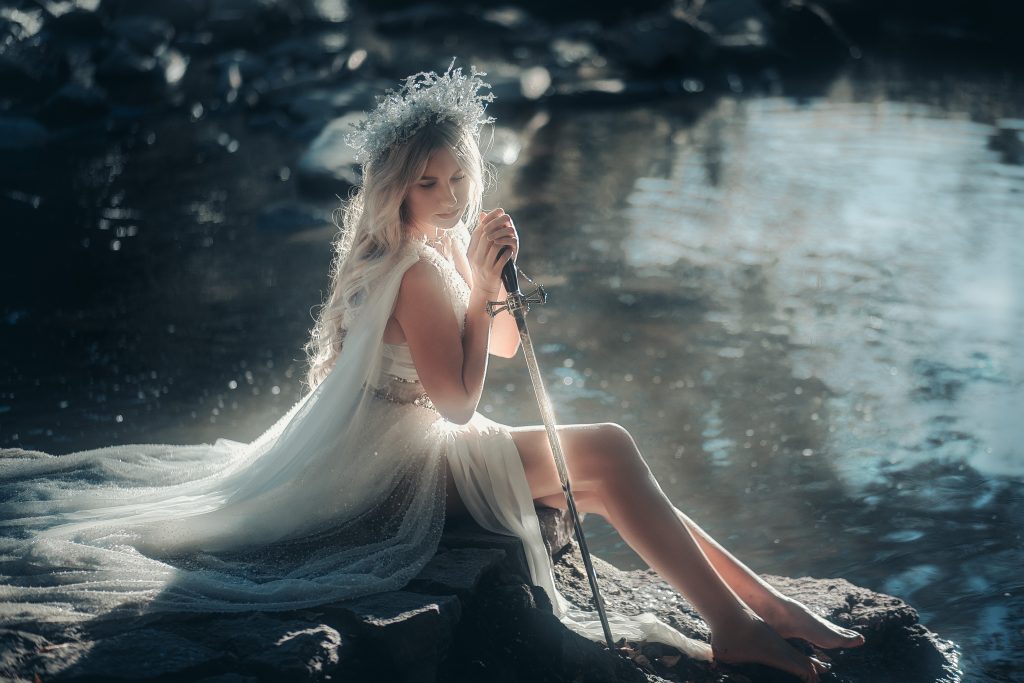 Fantasy Fotoshooting Jena - Fantasy Fotografie Thüringen - Fantasyshooting Wasser Schwert - Fotoshooting Fantasy