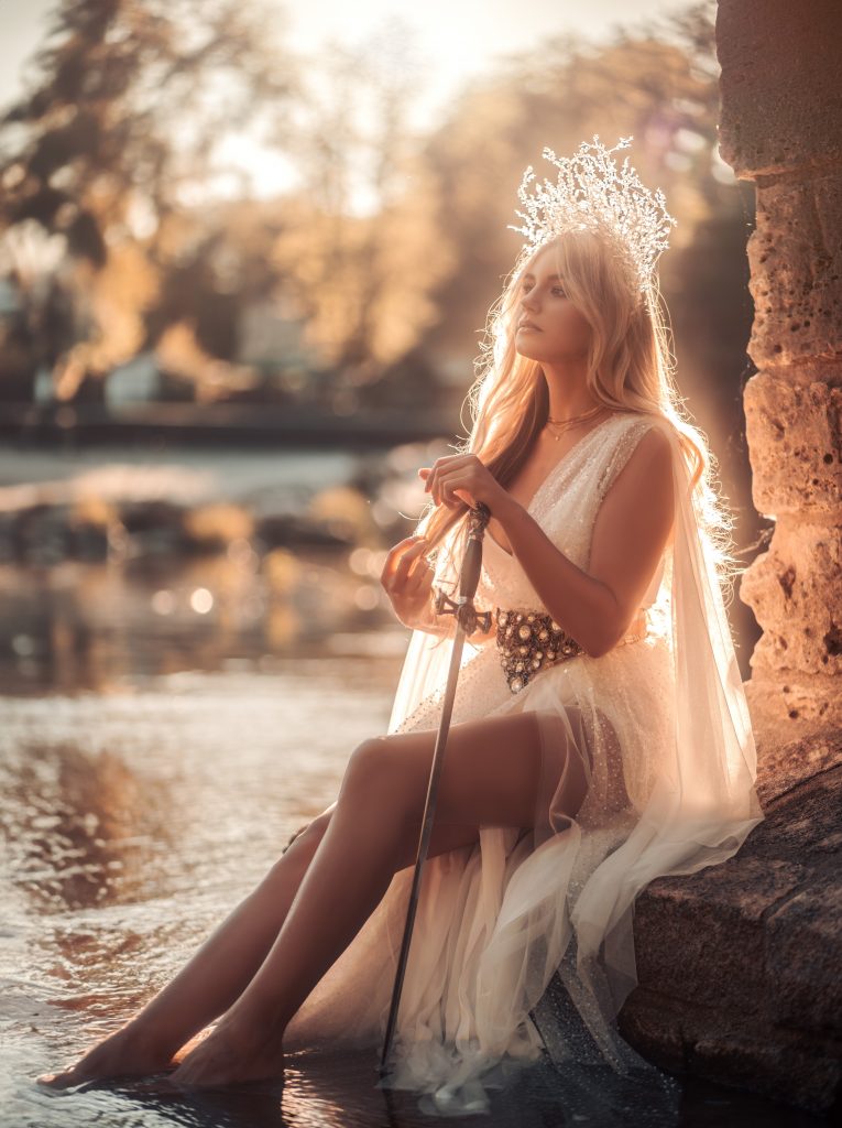 Warum ein Fantasy Fotoshooting dein Selbstbewusstsein stärken kann - Fantasy Shooting Fantasy Fotografie
