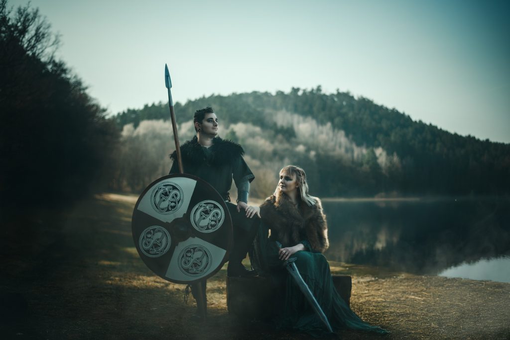 Fotoshooting Pärchen Wikinger Fantasyfotografie Pärchenshooting